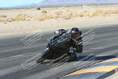 media/Jan-10-2025-CVMA Friday Practice (Fri) [[489e0da257]]/Group 4 and Trackday/Session 2 (Turn 4 Inside)/